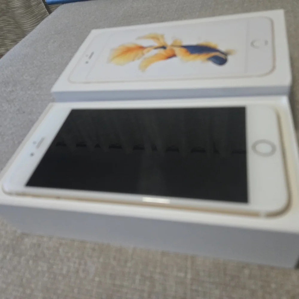 Apple iPhone 6s Plus - 16 GB - Gold With Box Needs Tech Support